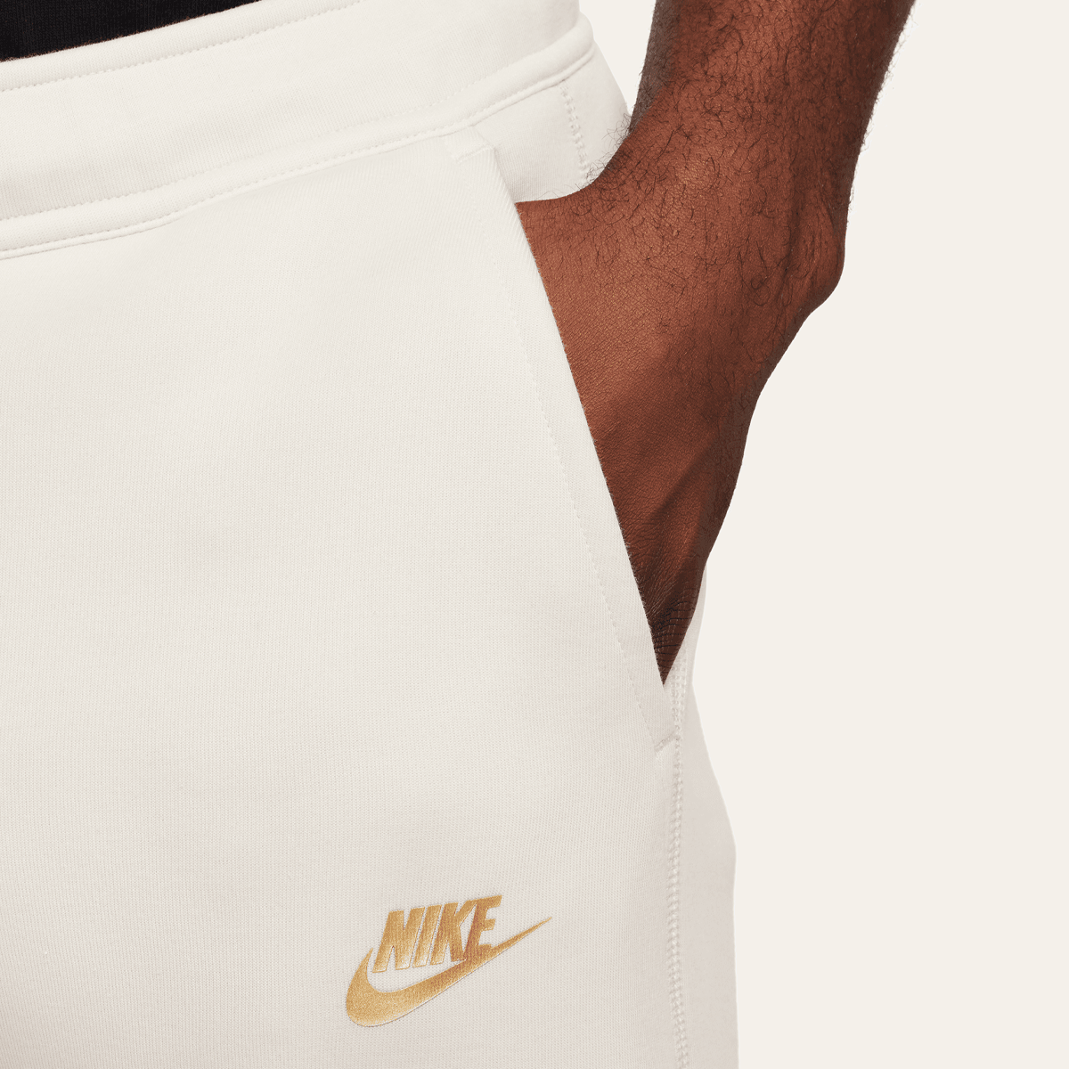 Nike Tech Fleece Jogger Trainingsbroeken Heren lt orewood brn metallic gold maat: S beschikbare maaten:S L XL