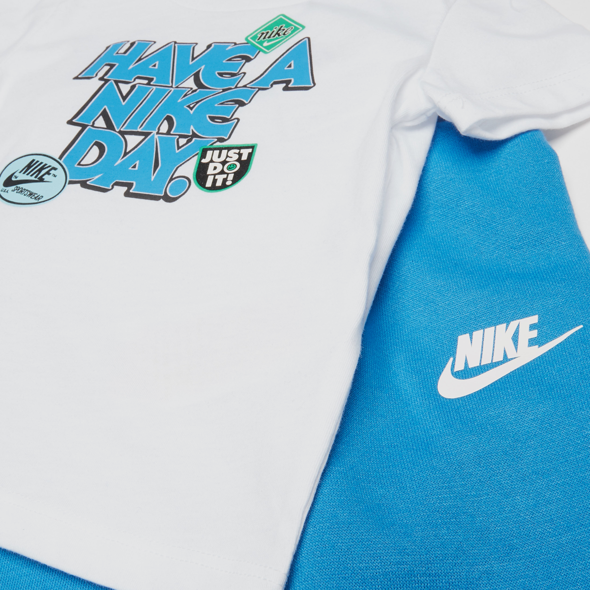 Nike Sportswear Short Sleeve Tee Fleece Pants Set (2 Piece) Baby sets Kids light photo blue maat: 12 m beschikbare maaten:12 m 18 m 24 m