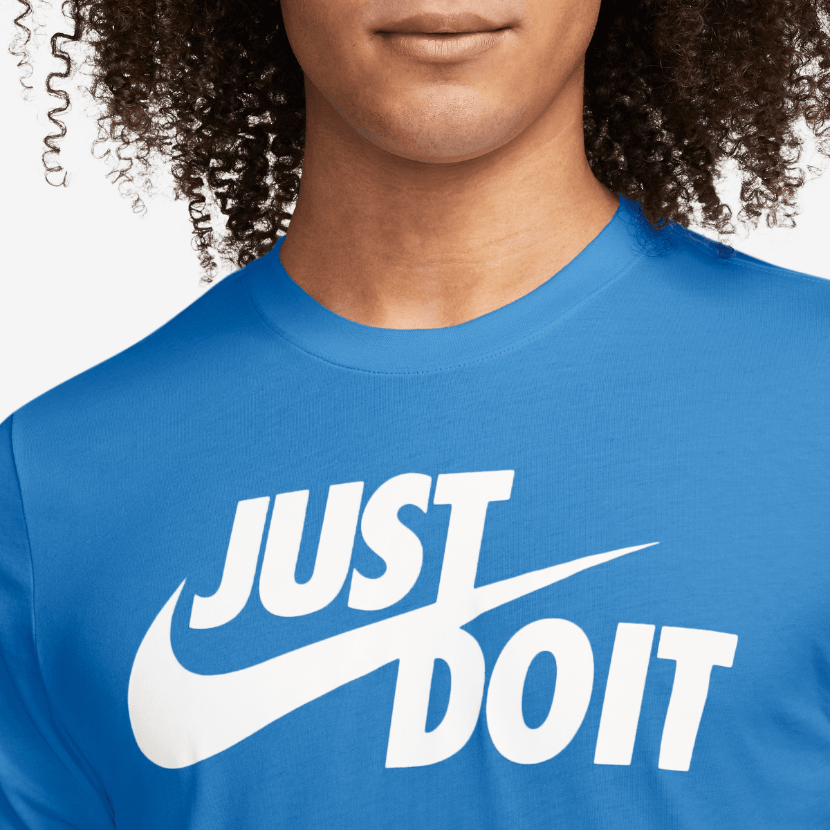 Nike Sportswear Tee Just Do It Swoosh T-shirts Heren lt photo blue maat: L beschikbare maaten:S M L XL
