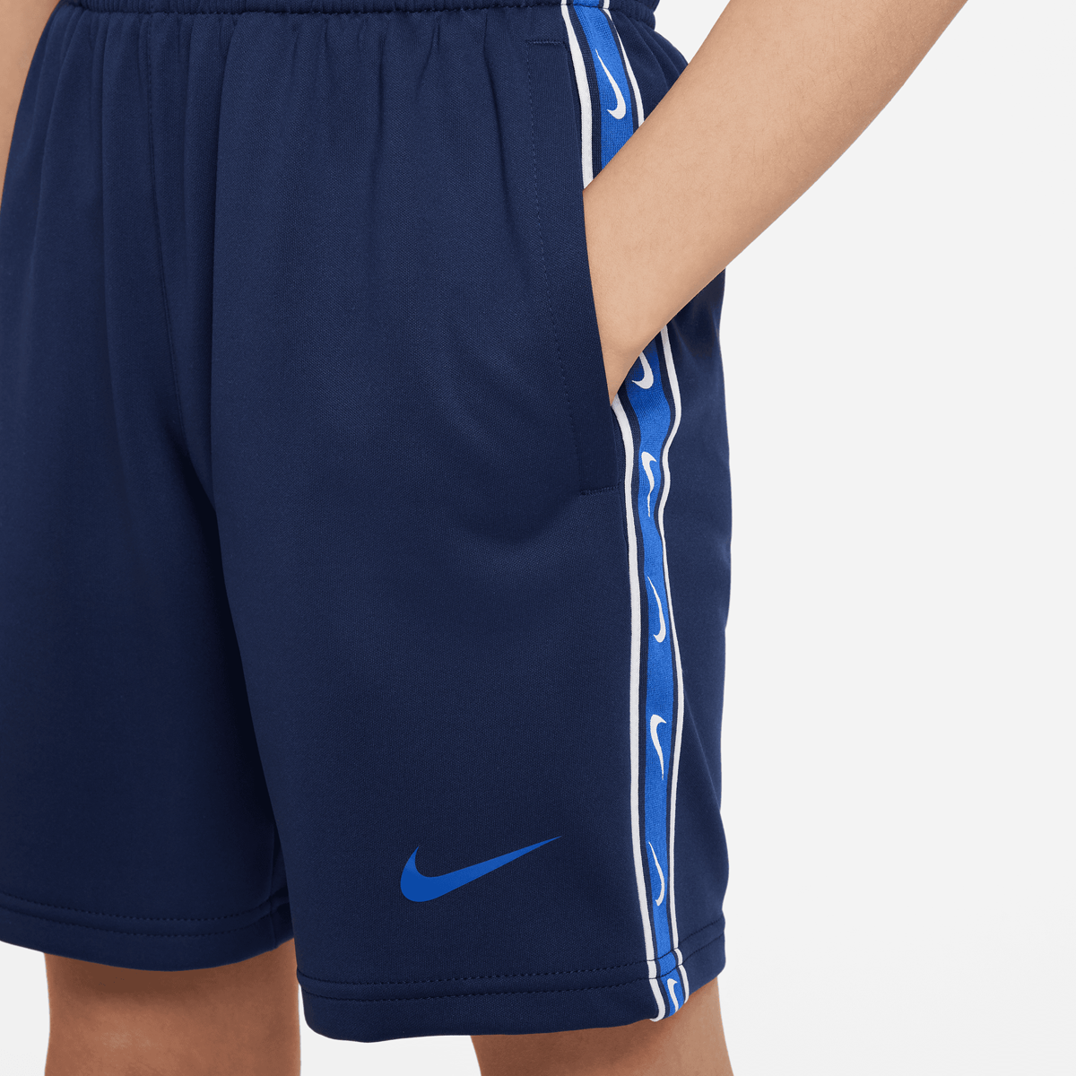 Nike Sportswear Repeat Swoosh Poly-knit Shorts Sportshorts Kids midnight navy game royal maat: 137 beschikbare maaten:137 147 158 170