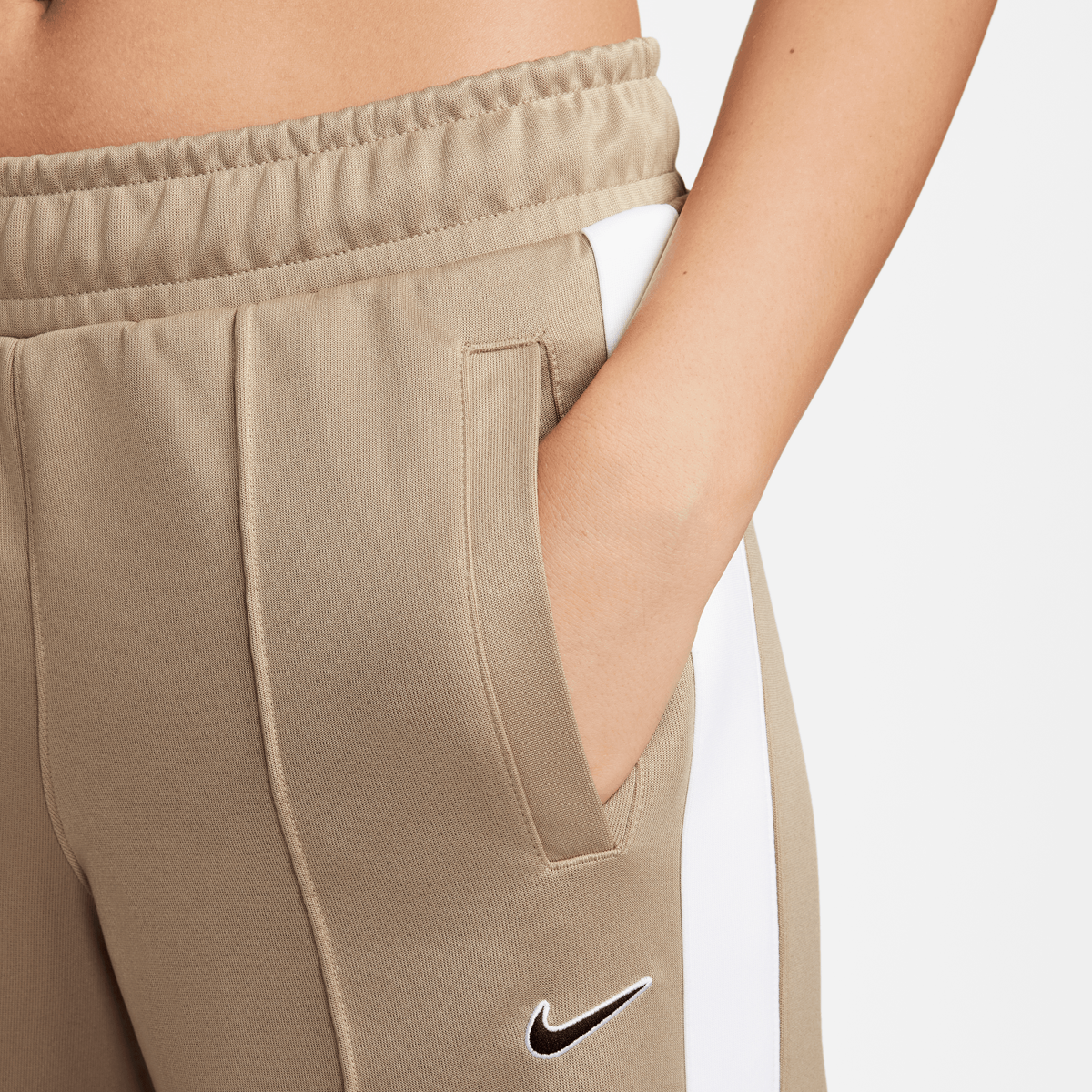 Nike Sportswear Poly-knit Pants Trainingsbroeken Dames khaki white maat: XS beschikbare maaten:XS S M L