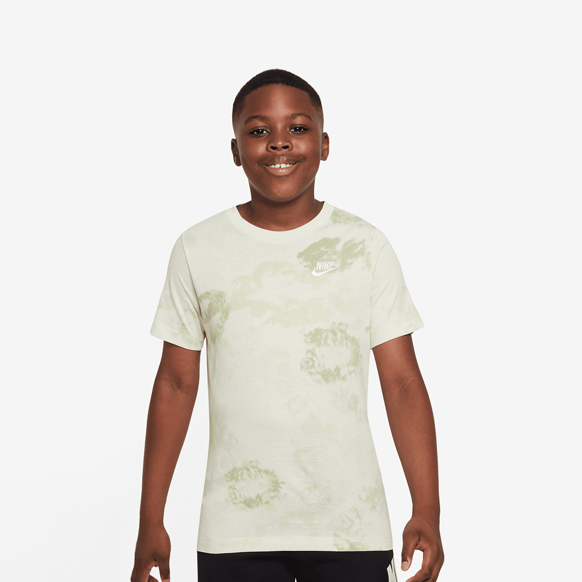 Nike Sportswear Club Short Sleeve T-shirts Kids sea glass olive aura maat: 137 beschikbare maaten:137 147 158 170