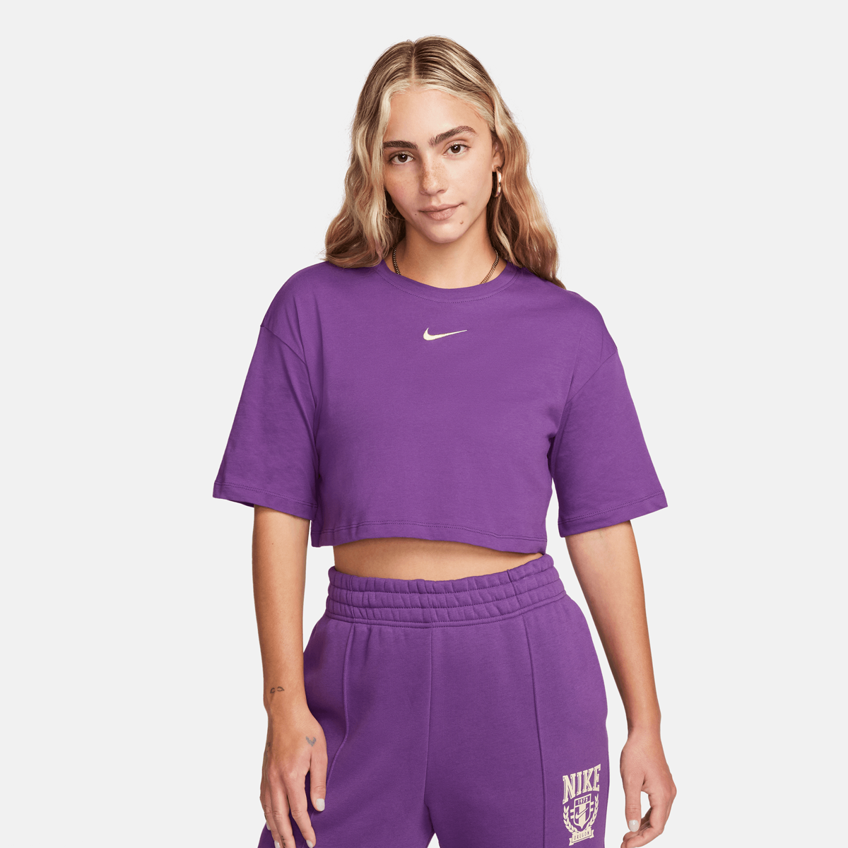 Nike Sportswear Trend Crop Tee T-shirts Dames disco purple maat: M beschikbare maaten:XS S M L