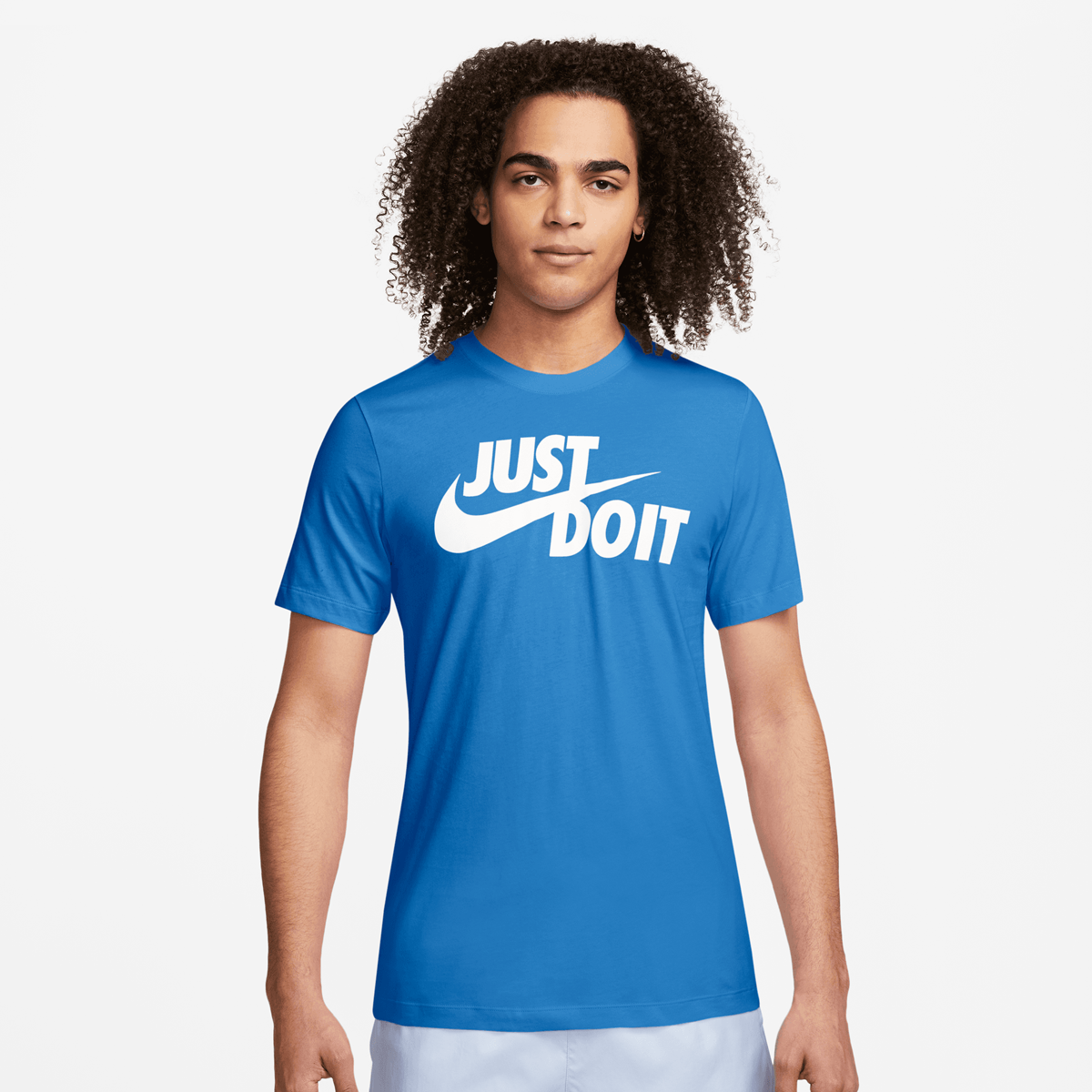 Nike Sportswear Tee Just Do It Swoosh T-shirts Heren lt photo blue maat: L beschikbare maaten:S M L XL