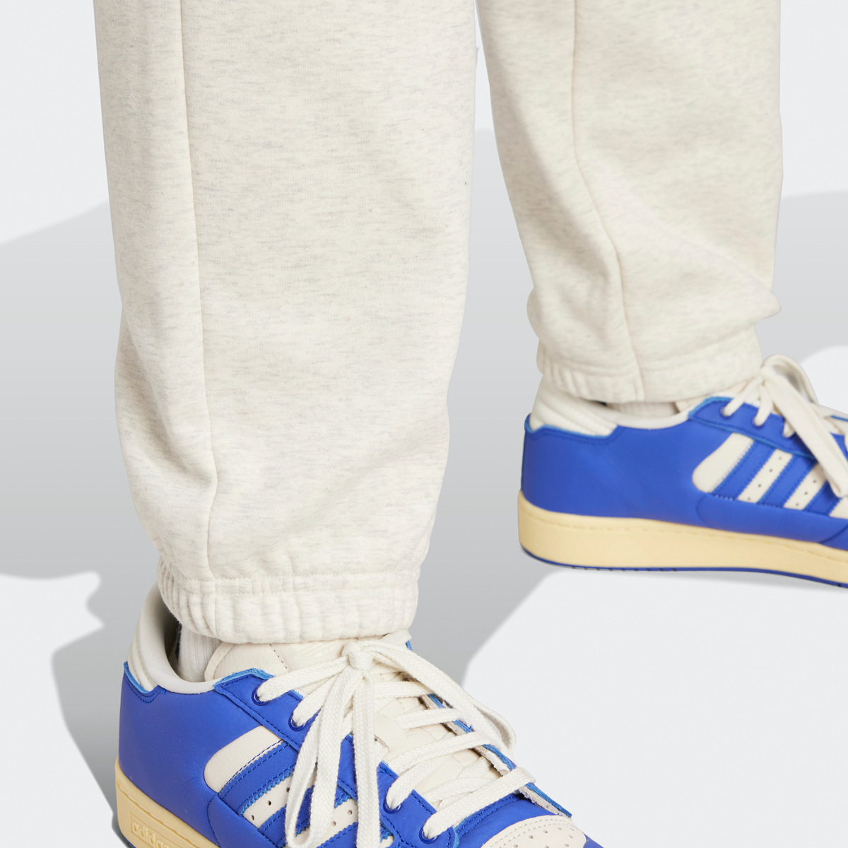 adidas Originals Basketball Fleece Jogging Broek Trainingsbroeken Heren cream white mel. maat: S beschikbare maaten:S M L XL