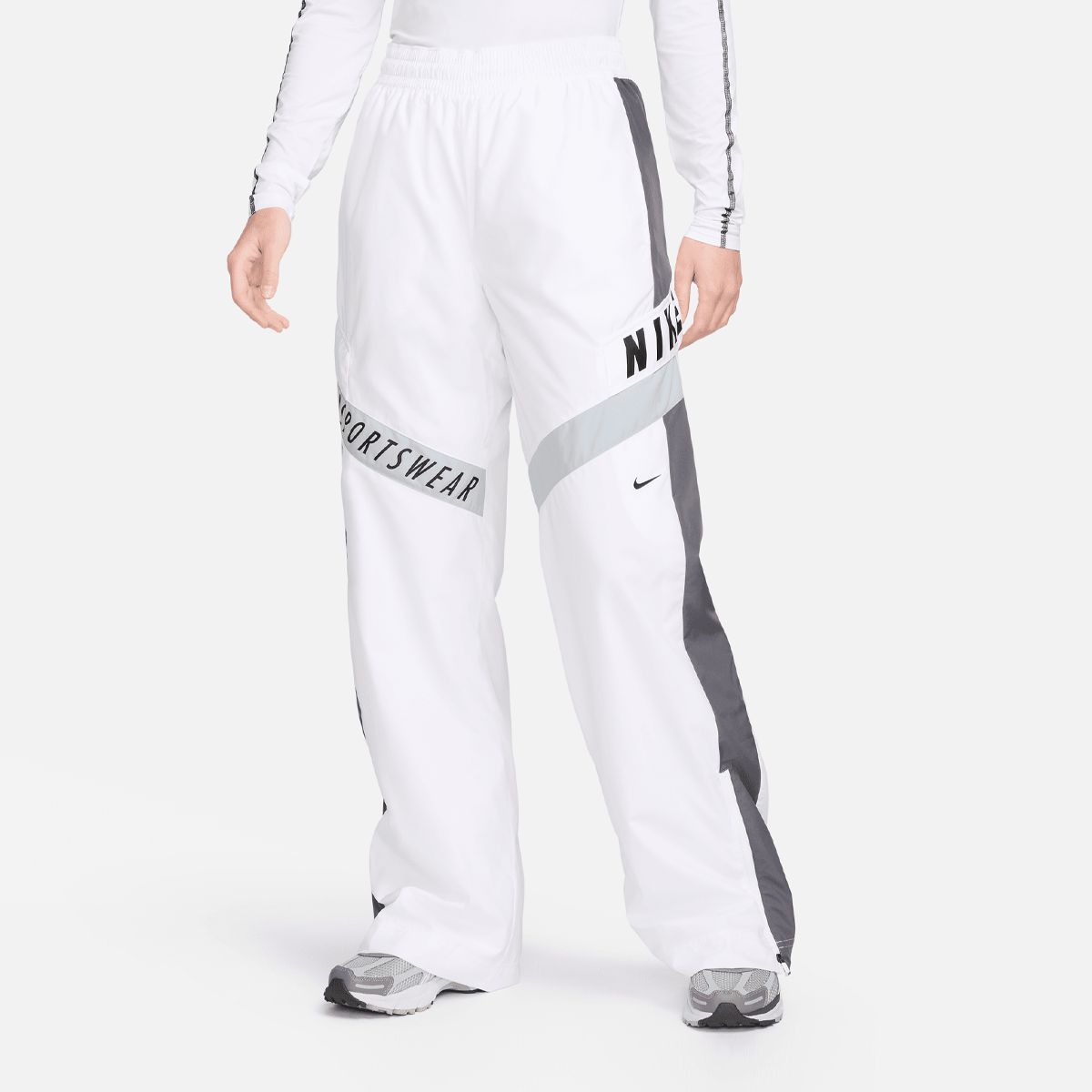 Nike Sportswear Woven Pants Trainingsbroeken Dames white iron grey light pumice maat: XS beschikbare maaten:XS S M L