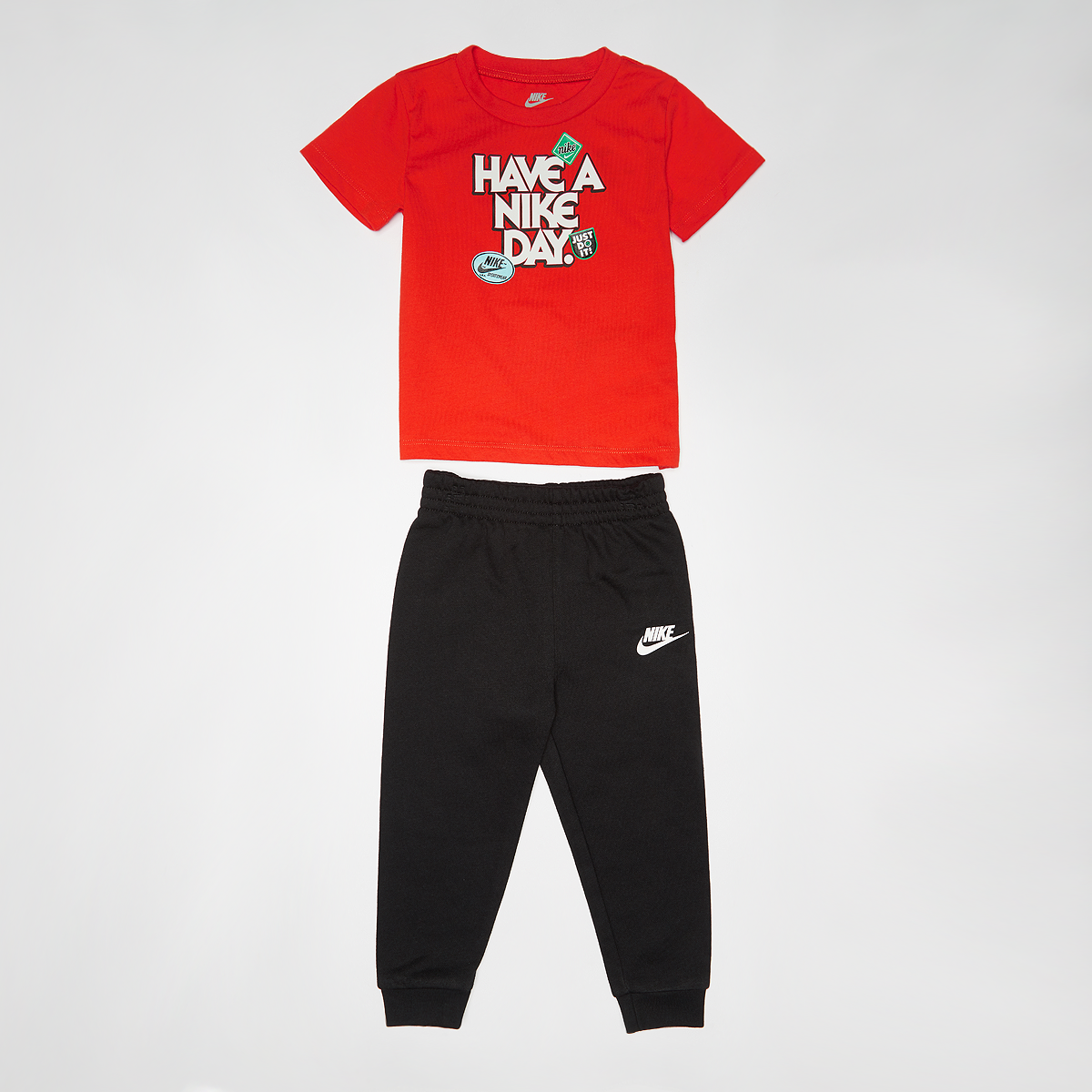 Nike Sportswear Shortsleeve Tee Fleece Pant Set (2 Piece) Baby sets Kids Black maat: 24 m beschikbare maaten:12 m 18 m 24 m