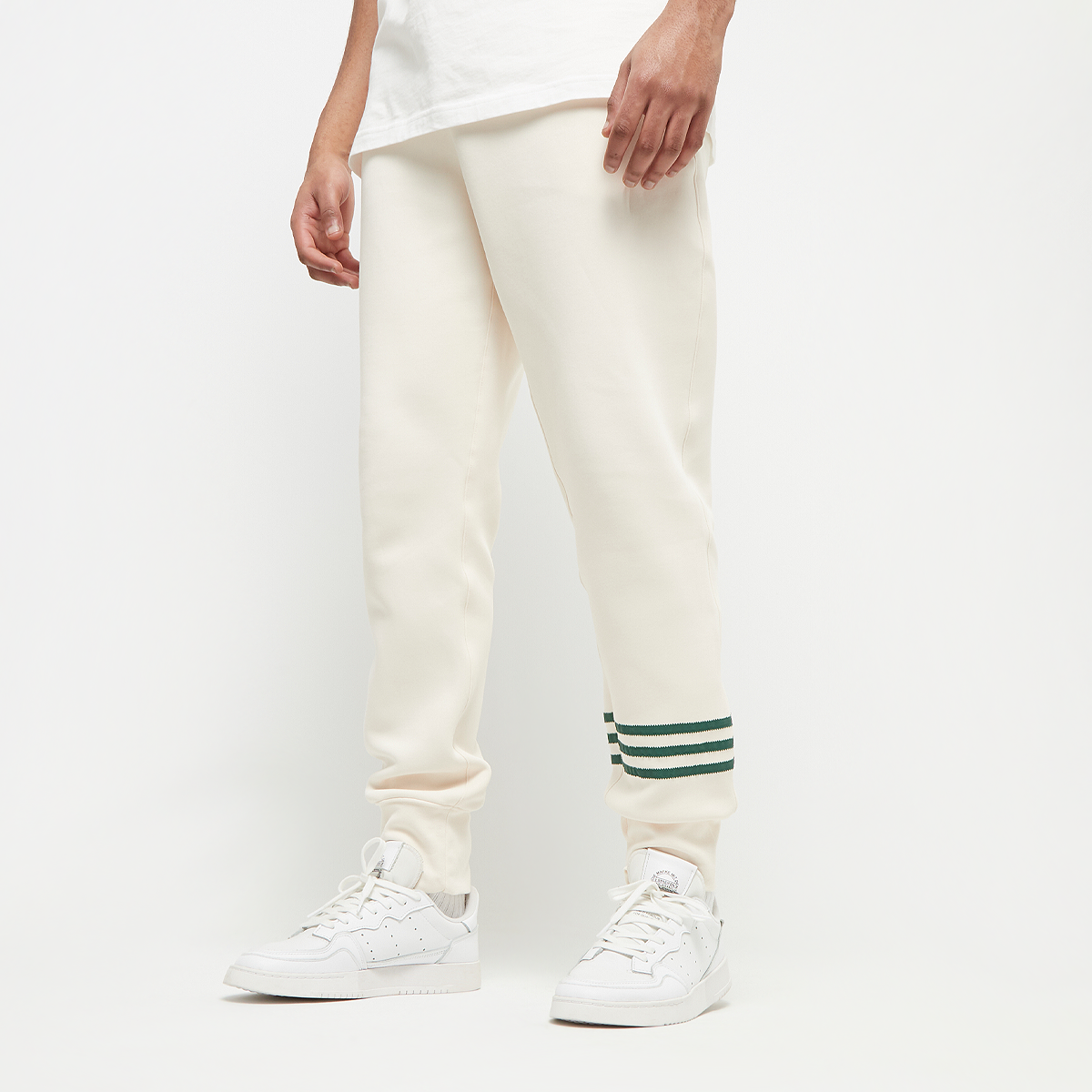 Adidas Originals Adicolor Neuclassics Jogging Broek Trainingsbroeken Kleding wonder white collegiate green maat: XL beschikbare maaten:S XL
